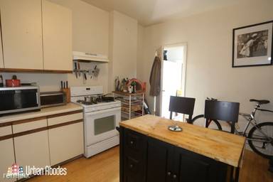 Main picture of 3238 N Sheffield Ave