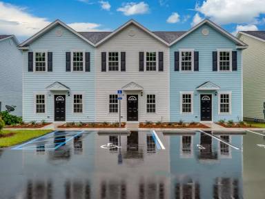 Main picture of 8 Old Courthouse Way