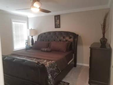 Main picture of 10 Woodcrest Dr