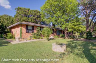 Main picture of 2531 Stewart Dr