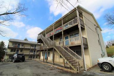 Main picture of 2858 University Ave