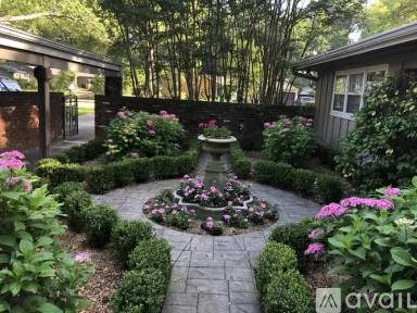 Main picture of 5469 Southwood Dr