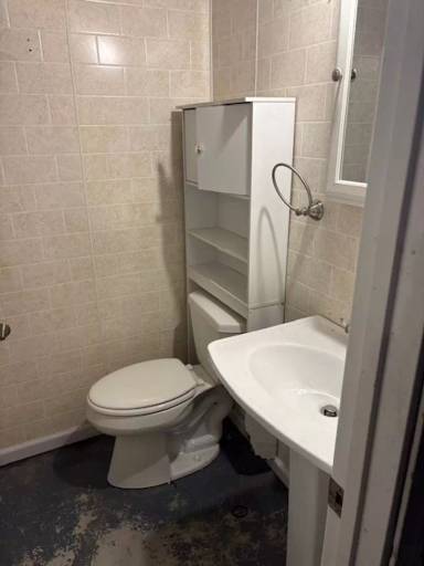 Main picture of 608 W 9th St