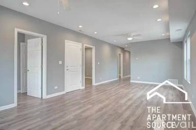 Main picture of 1957 W Belmont Ave