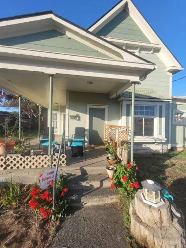 Main picture of 619 Ash St