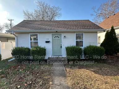 Main picture of 1903 W 43rd Pl