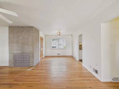Main picture of 1695 E Cornell Ave