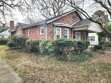 Main picture of 1914 Claremont Ave