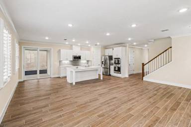 Main picture of 726 Clearwater Ave