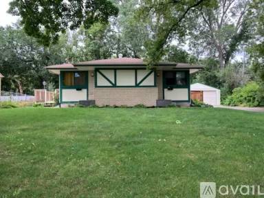 Main picture of 3221 Indiana Ave N