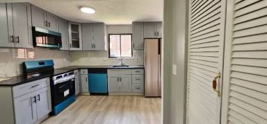 Main picture of 300 High Path Rd