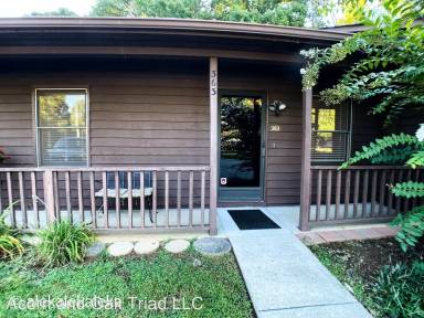 Main picture of 363 James Ct