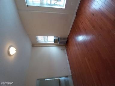 Main picture of 78 Oak St