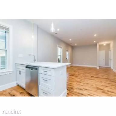 Main picture of 244 Leyden St