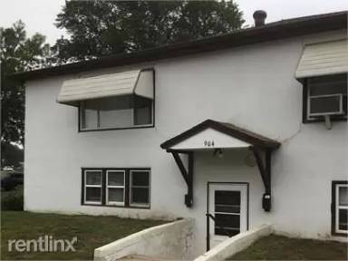 Main picture of 904 E Avenue D
