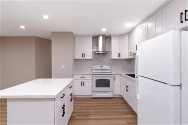 Main picture of 4160 Highland Ave