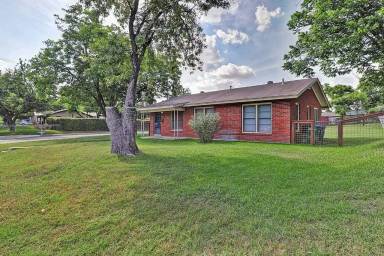 Main picture of 203 Howerton Dr