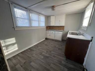 Main picture of 1621 W Jackson St