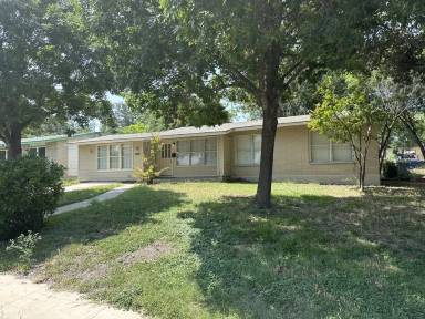 Main picture of 527 Pilgrim Dr