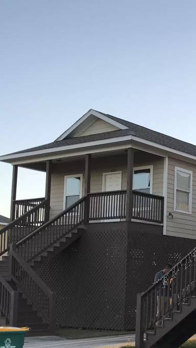 Main picture of 303 Lac Bleu Ave