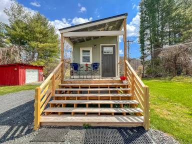 Main picture of 218 Bob McNeill Rd