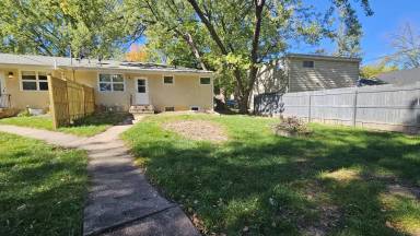 Main picture of 123 19th Ave N