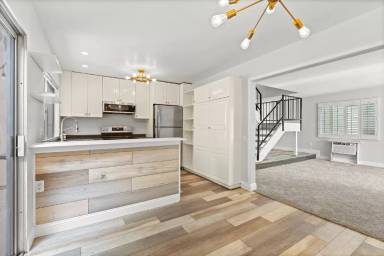 Main picture of 7930 Mission Center Ct