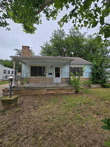Main picture of 826 S Fountain St