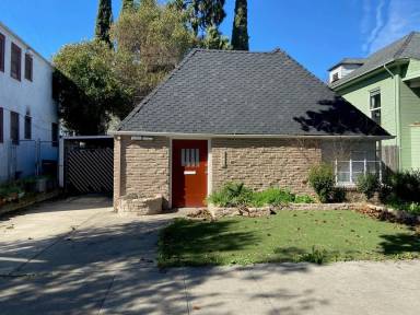 Main picture of 2210 10th St
