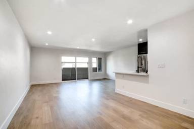 Main picture of 9400 Exposition Blvd