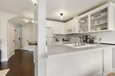 Main picture of 8945 N Calvert Ave