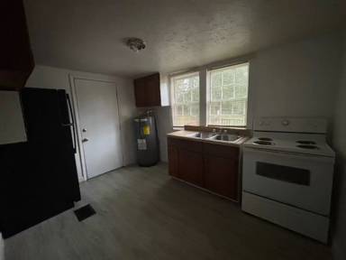 Main picture of 2228 Progress St