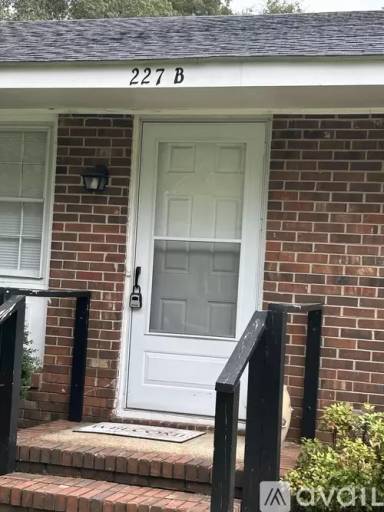 Main picture of 227B Lester St