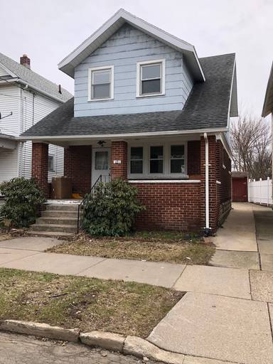 Main picture of 1021 W 31st St