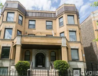 Main picture of 920 W Belle Plaine Ave