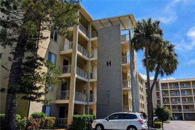 Main picture of 3777 Lake Bayshore Dr