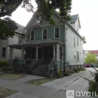 Main picture of 1046 Jenifer St