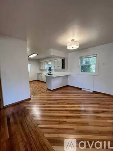 Main picture of 1616 1/2 1st Ave NE