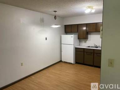 Main picture of 205 W 5th St