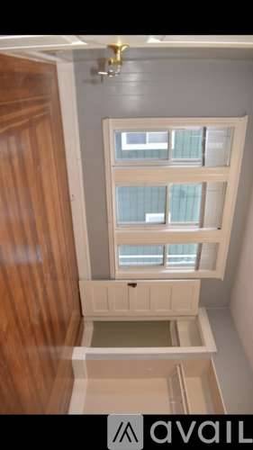 Main picture of 18 Touro Ave