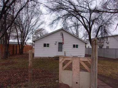 Main picture of 1457 Bluff St