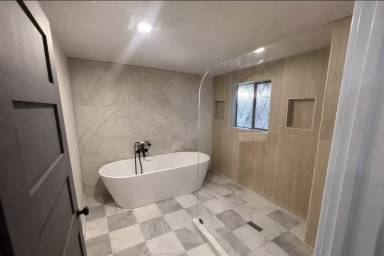 Main picture of 5320 Cirque Dr W
