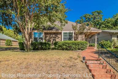 Main picture of 4724 Washburn Ave