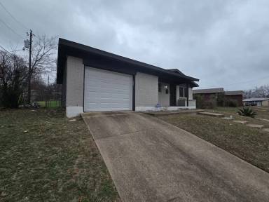 Main picture of 904 Santa Rosa Dr