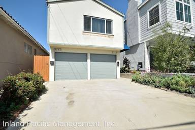 Main picture of 2052 Prospect Ave