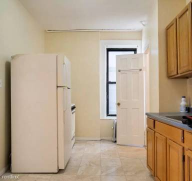 Main picture of 378 Montgomery St