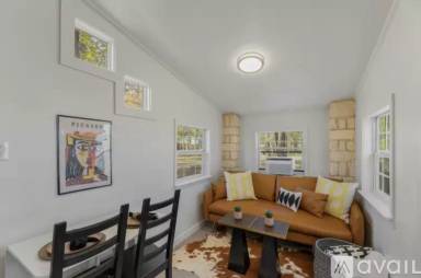 Main picture of 120 Laguna