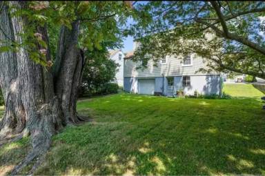 Main picture of 21 Van Buskirk Ave