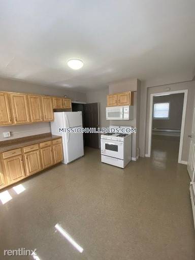 Main picture of 66 Batchelder St