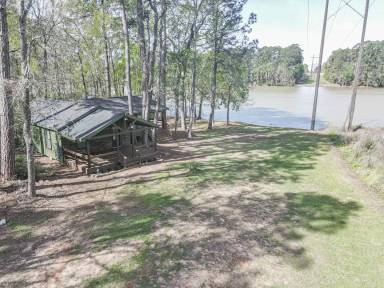 Main picture of 9126 Lazy Ln